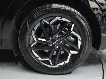 2024 Kia Carnival с пробегом 18 877 км