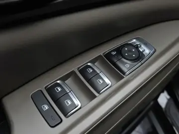 2024 Kia Carnival с пробегом 18 877 км