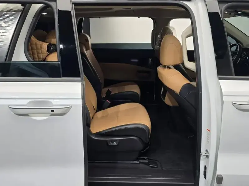 2023 Kia Carnival с пробегом 66 451 км