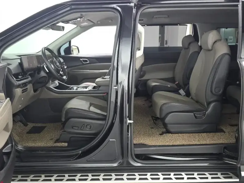 2024 Kia Carnival с пробегом 37 085 км