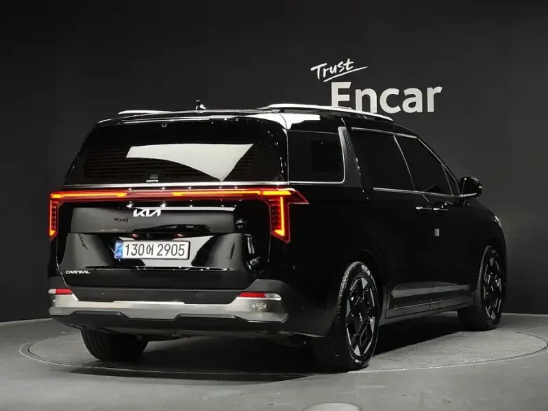 2023 Kia Carnival с пробегом 54 713 км