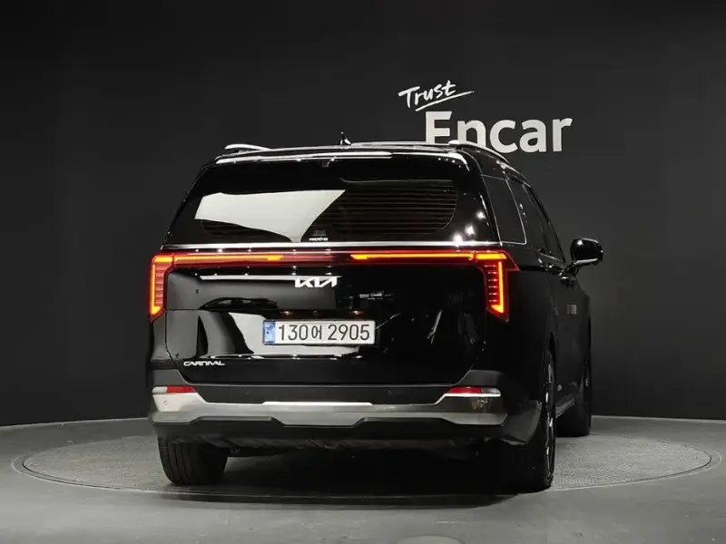 2023 Kia Carnival с пробегом 54 713 км