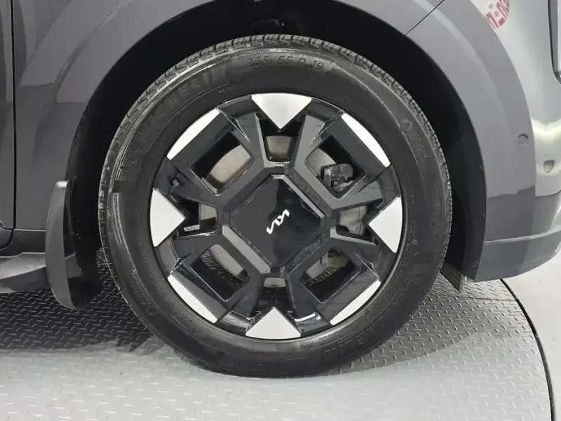 2024 Kia Carnival с пробегом 37 085 км