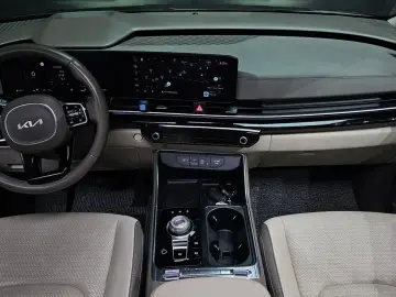 2023 Kia Carnival с пробегом 54 713 км