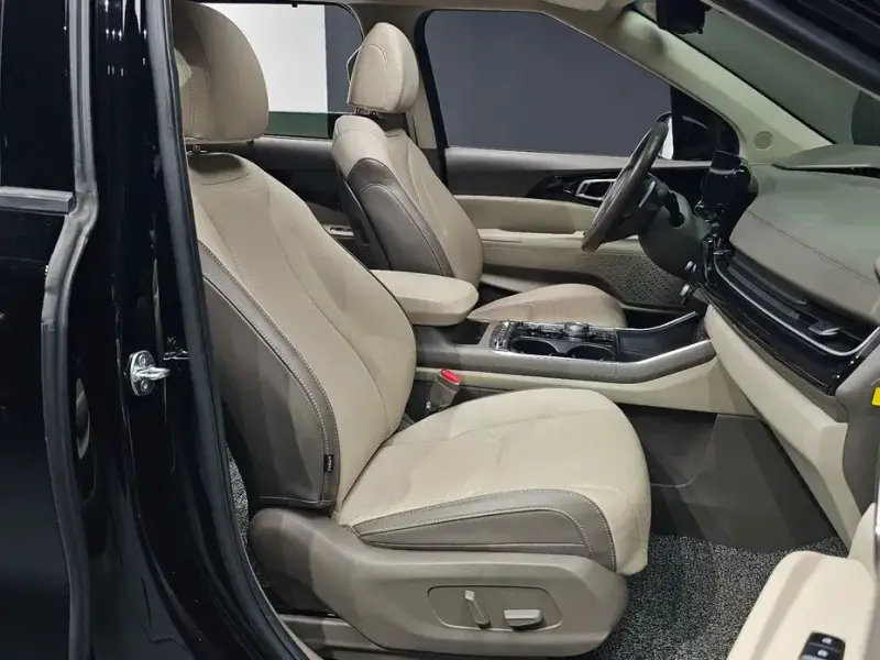 2023 Kia Carnival с пробегом 54 713 км