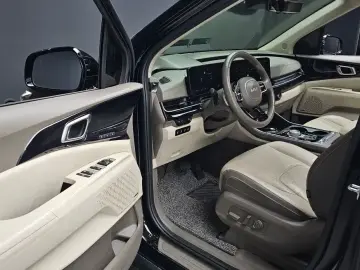 2023 Kia Carnival с пробегом 54 713 км