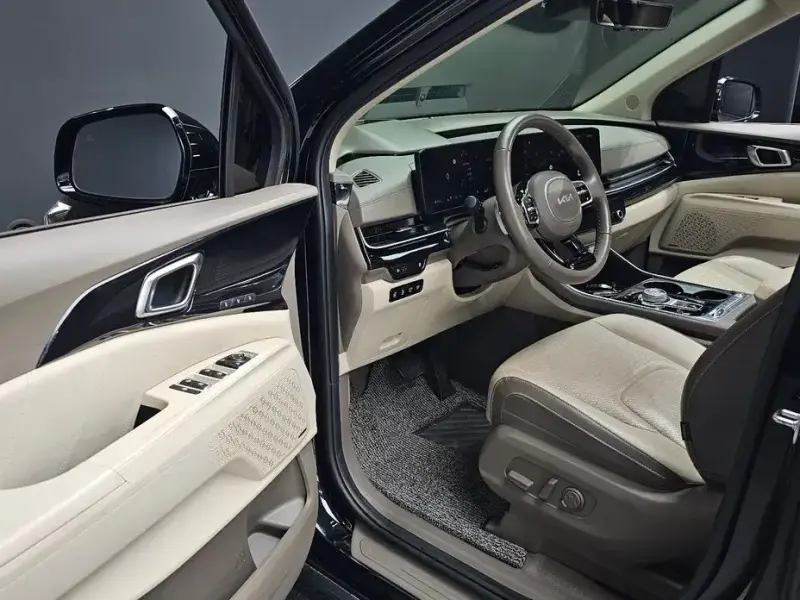 2023 Kia Carnival с пробегом 54 713 км