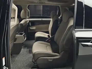 2023 Kia Carnival с пробегом 54 713 км