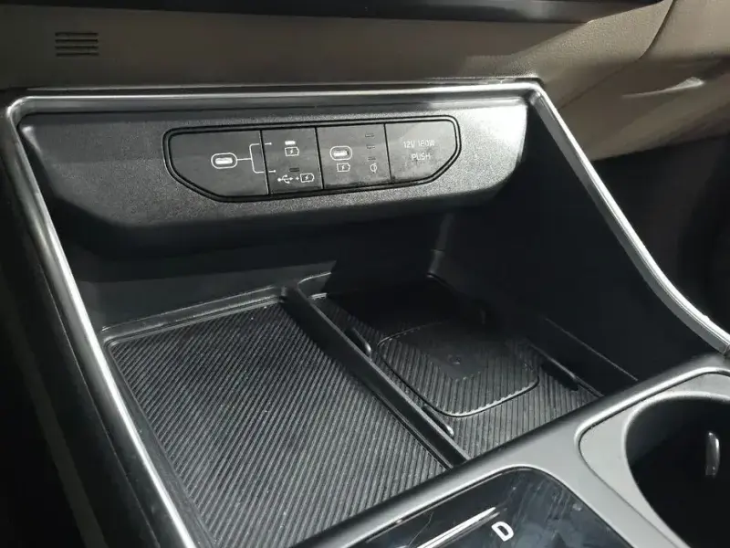 2024 Kia Carnival с пробегом 37 085 км
