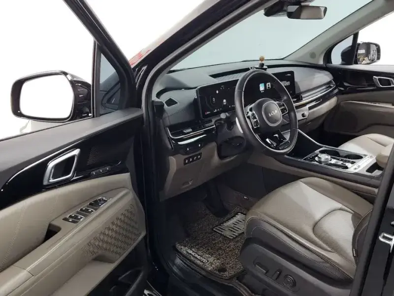 2024 Kia Carnival с пробегом 37 225 км