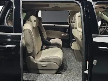 2023 Kia Carnival с пробегом 54 713 км