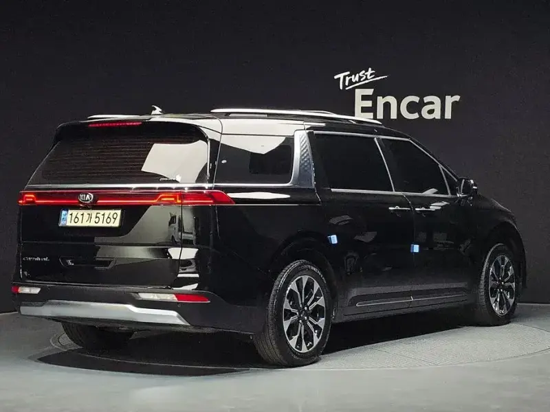 2021 Kia Carnival с пробегом 123 091 км