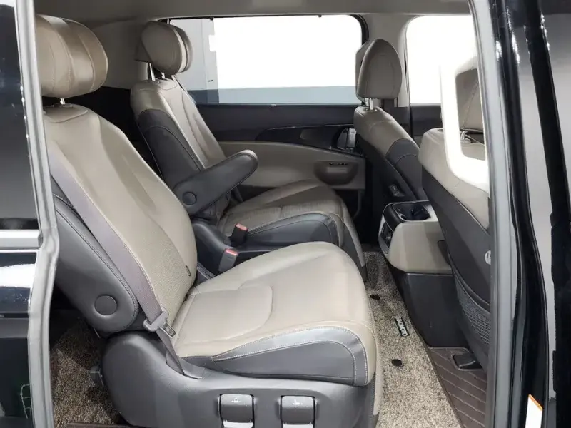 2024 Kia Carnival с пробегом 37 225 км