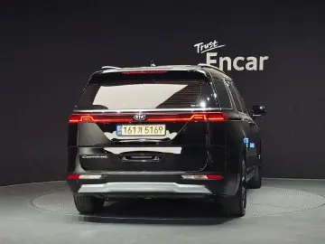2021 Kia Carnival с пробегом 123 091 км