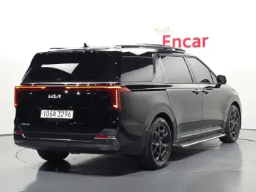2024 Kia Carnival с пробегом 13 981 км