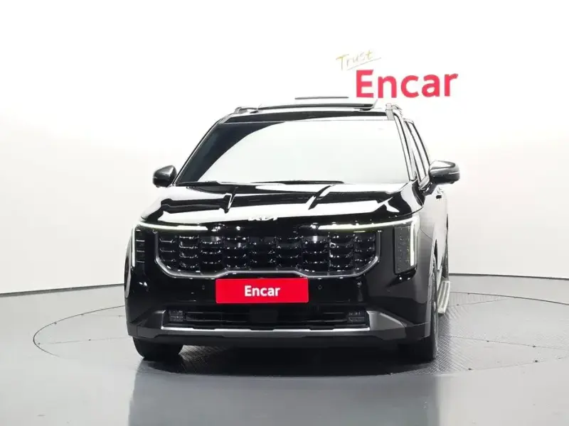 2024 Kia Carnival с пробегом 13 981 км