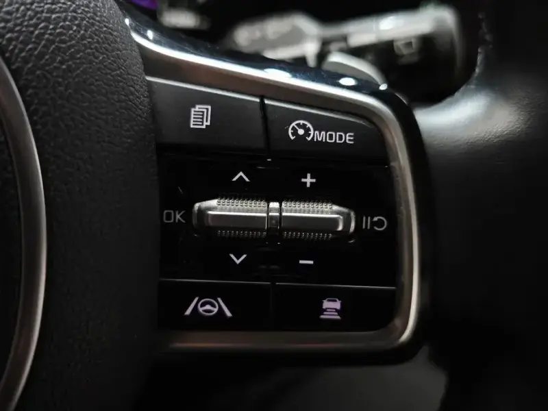 2021 Kia Carnival с пробегом 123 091 км