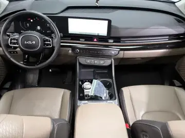 2024 Kia Carnival с пробегом 13 981 км