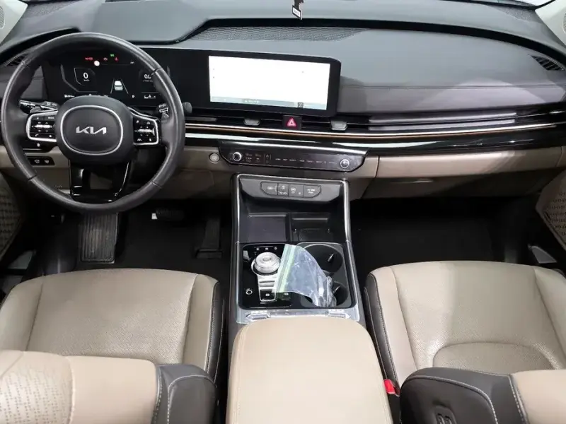 2024 Kia Carnival с пробегом 13 981 км