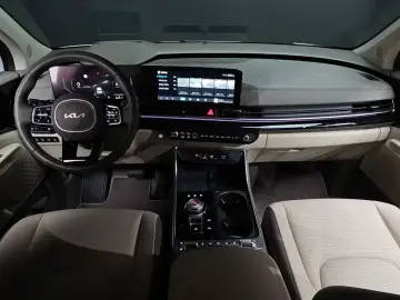 2024 Kia Carnival с пробегом 12 517 км