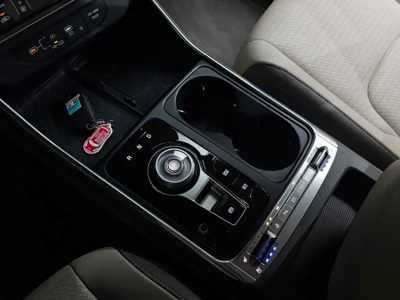 2024 Kia Carnival с пробегом 12 517 км