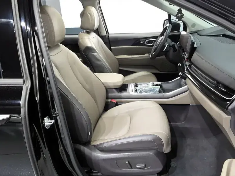 2024 Kia Carnival с пробегом 13 981 км