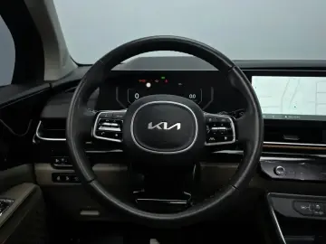 2024 Kia Carnival с пробегом 13 981 км