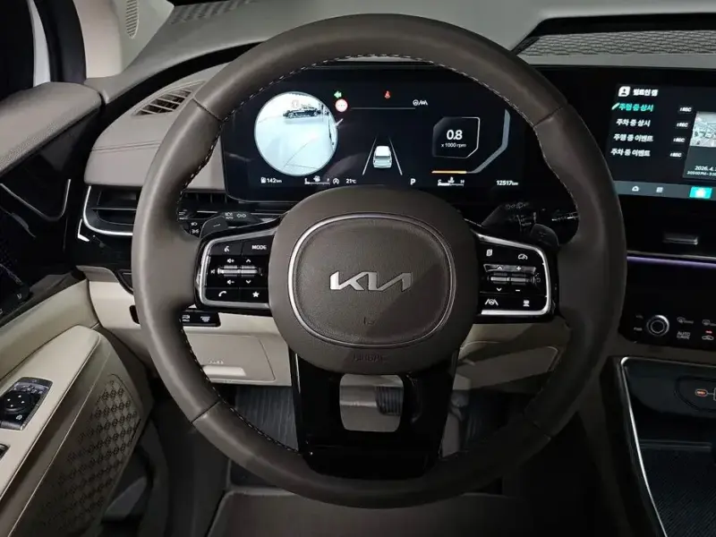 2024 Kia Carnival с пробегом 12 517 км