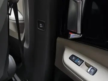 2024 Kia Carnival с пробегом 12 517 км