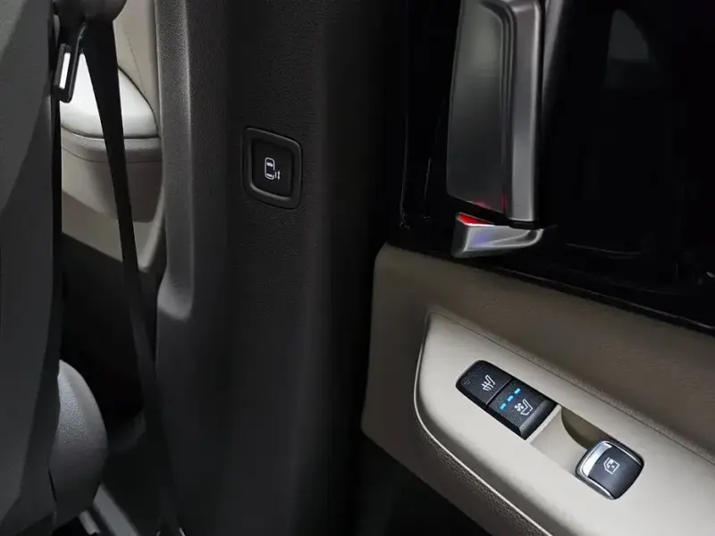 2024 Kia Carnival с пробегом 12 517 км