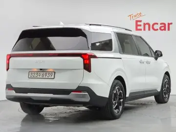 2024 Kia Carnival с пробегом 18 993 км