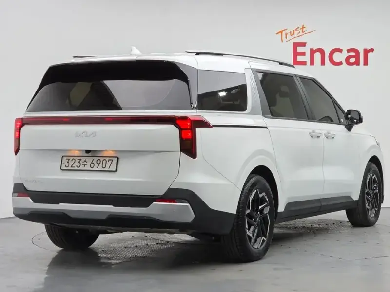 2024 Kia Carnival с пробегом 27 139 км