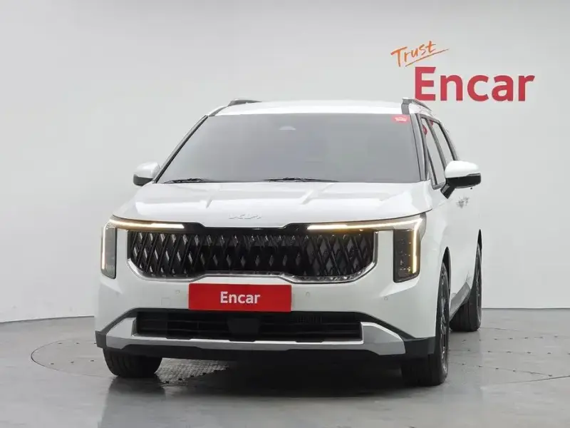 2024 Kia Carnival с пробегом 27 139 км