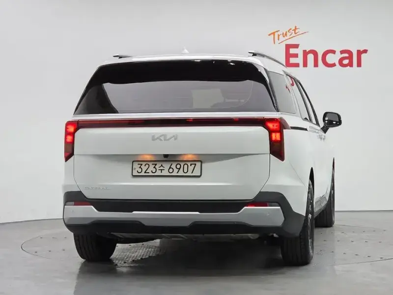 2024 Kia Carnival с пробегом 27 139 км