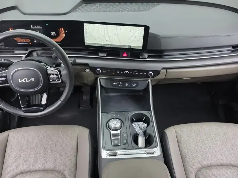 2024 Kia Carnival с пробегом 18 993 км