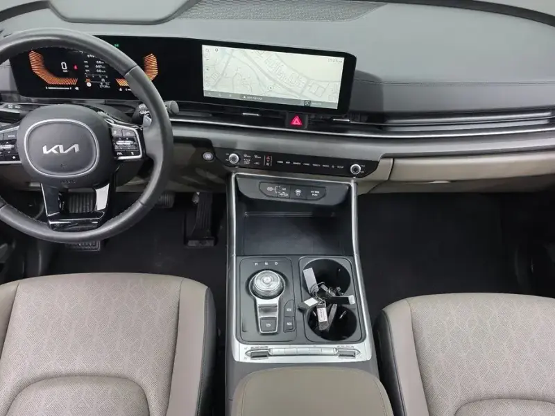 2024 Kia Carnival с пробегом 27 139 км