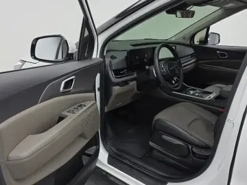 2024 Kia Carnival с пробегом 18 993 км