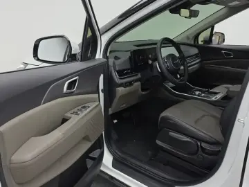 2024 Kia Carnival с пробегом 27 139 км