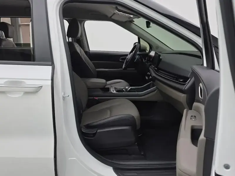 2024 Kia Carnival с пробегом 27 139 км