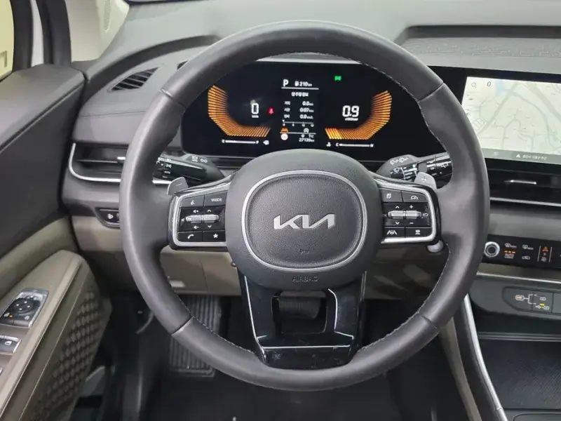2024 Kia Carnival с пробегом 27 139 км