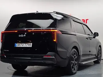 2024 Kia Carnival с пробегом 16 999 км