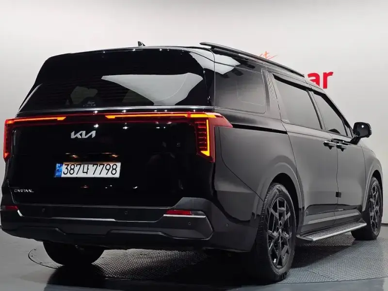 2024 Kia Carnival с пробегом 16 999 км