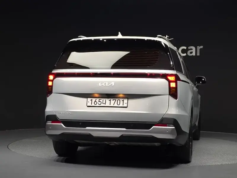 2025 Kia Carnival с пробегом 12 634 км