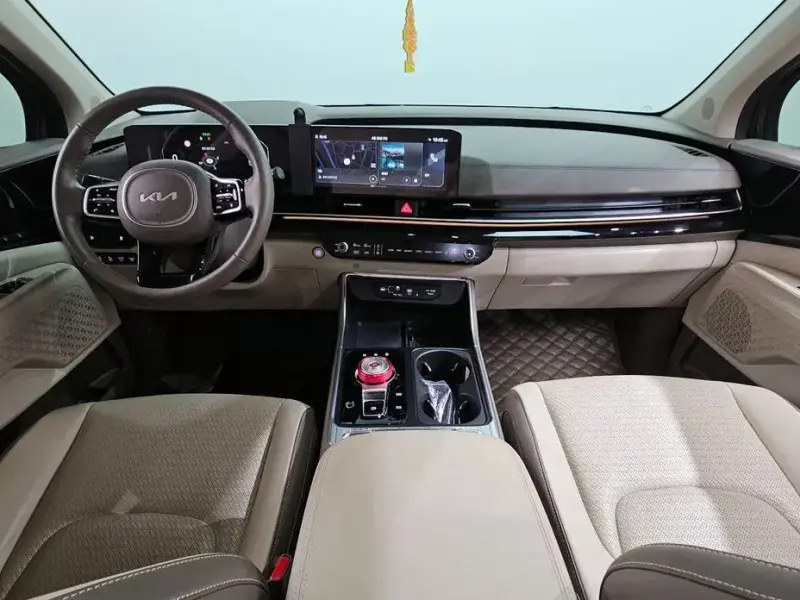 2024 Kia Carnival с пробегом 16 999 км