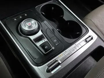 2025 Kia Carnival с пробегом 12 634 км