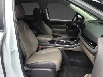 2025 Kia Carnival с пробегом 12 634 км
