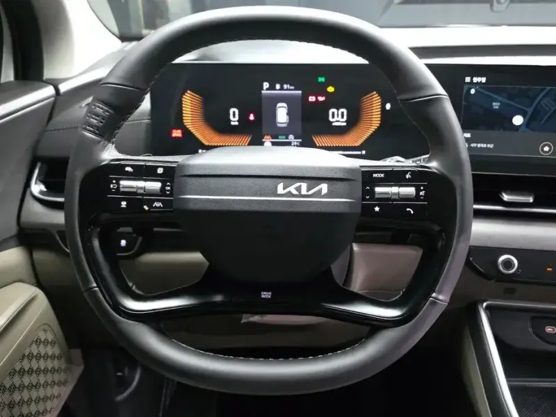 2025 Kia Carnival с пробегом 12 634 км