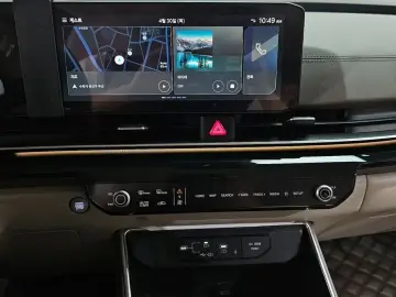 2024 Kia Carnival с пробегом 16 999 км
