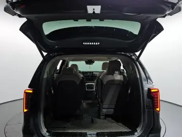 2024 Kia Carnival с пробегом 16 999 км