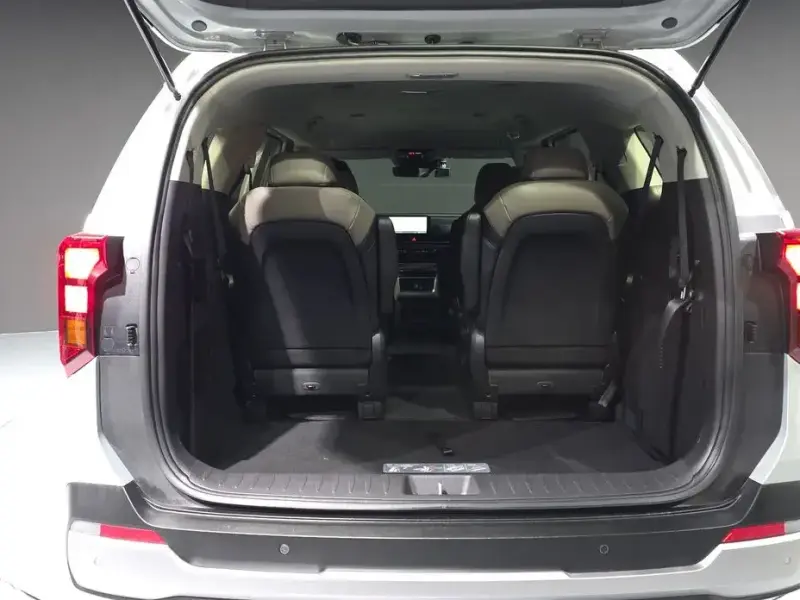 2025 Kia Carnival с пробегом 12 634 км